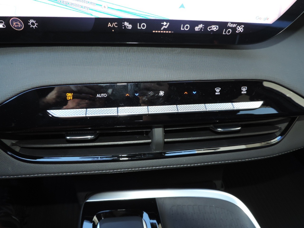 2025 Buick Enclave 4dr Sport Touring photo