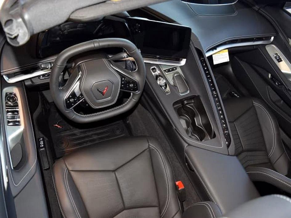 2025 Chevrolet Corvette 2LT photo