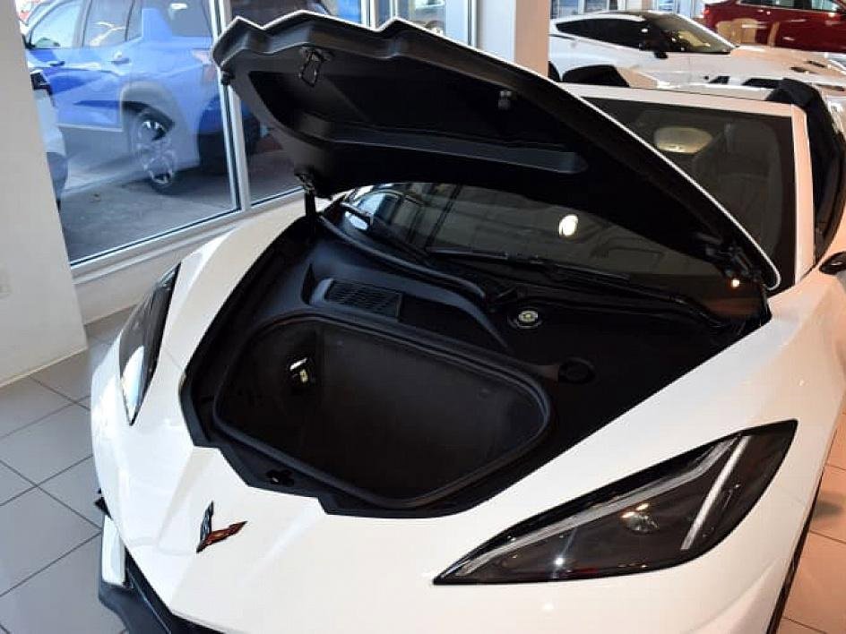 2025 Chevrolet Corvette 2LT photo