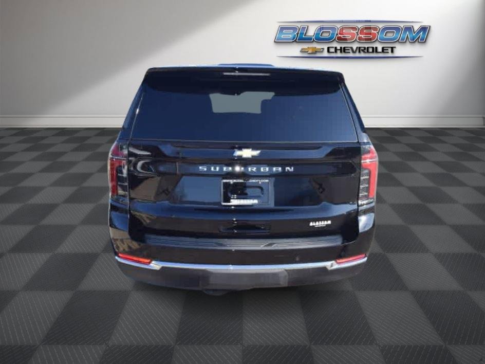 2025 Chevrolet Suburban LS photo