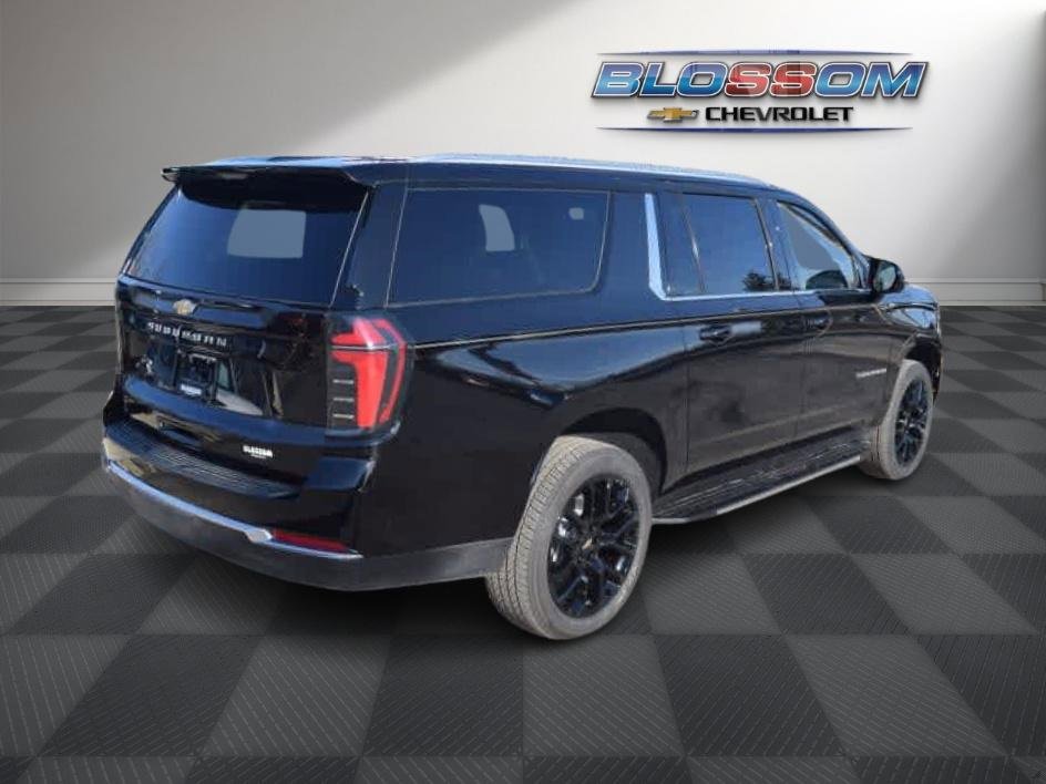 2025 Chevrolet Suburban LS photo