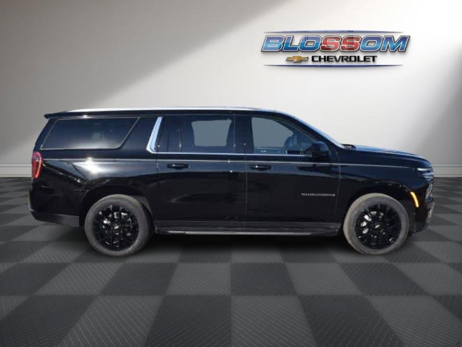 2025 Chevrolet Suburban LS photo
