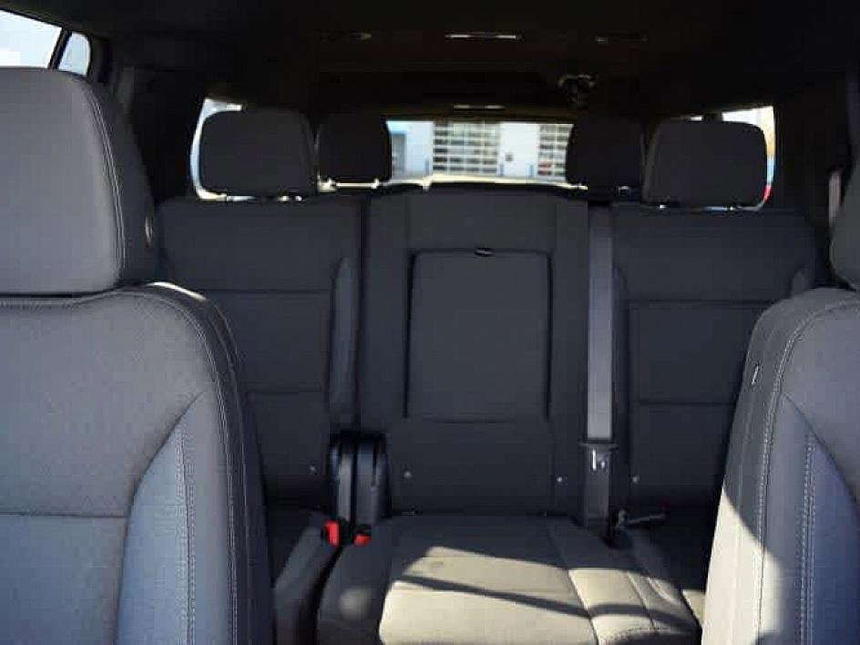 2025 Chevrolet Suburban LS photo