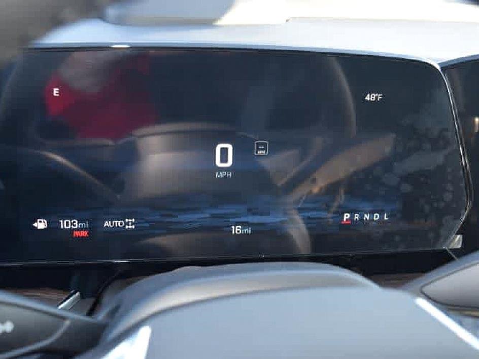 2025 Chevrolet Suburban LS photo