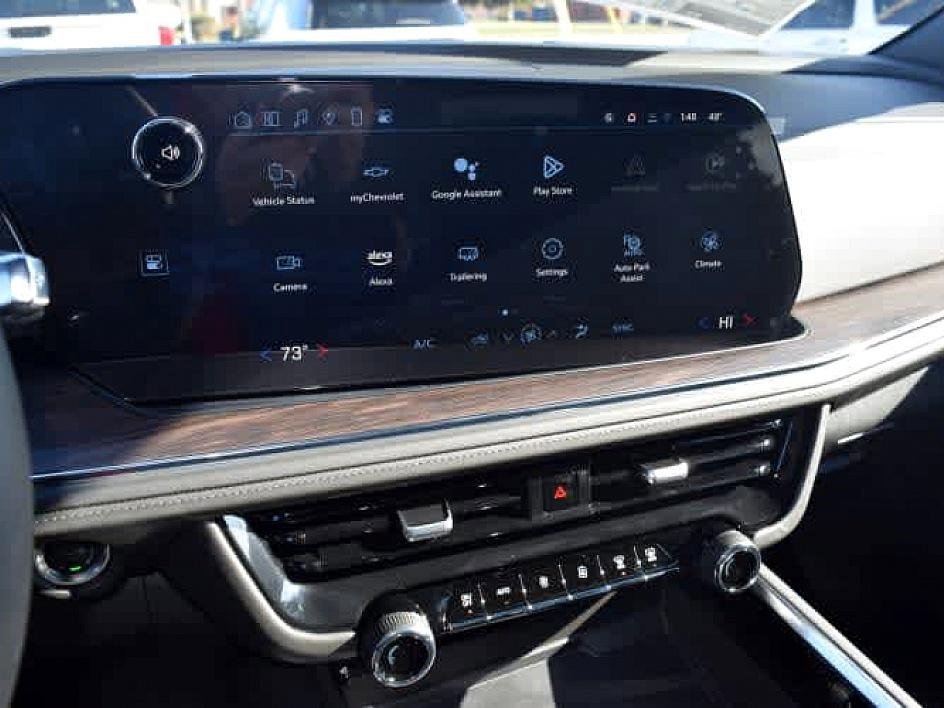 2025 Chevrolet Suburban LS photo
