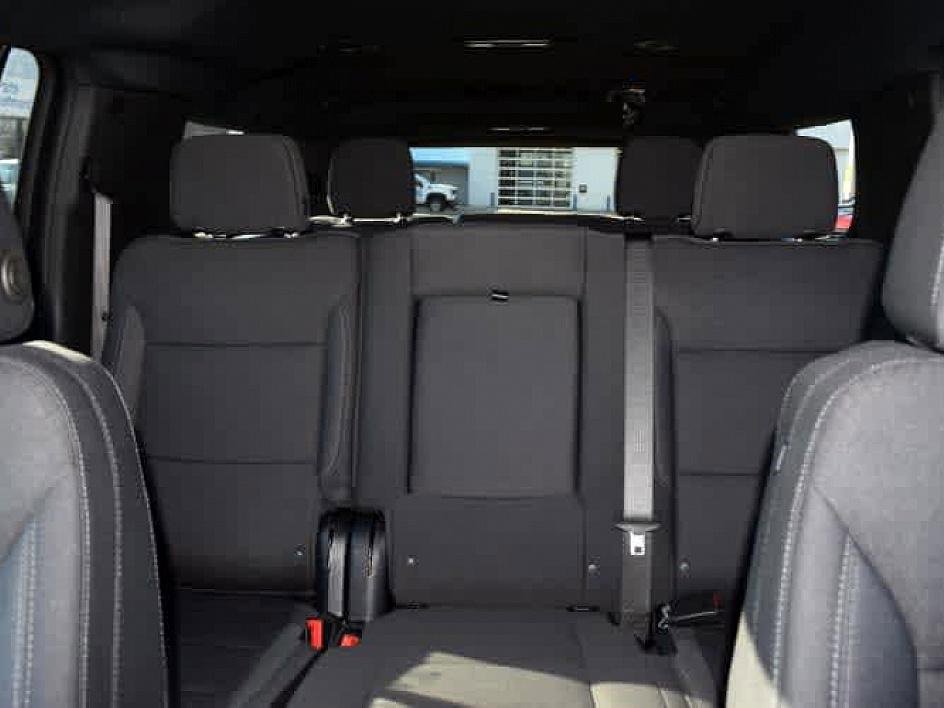 2025 Chevrolet Suburban LS photo