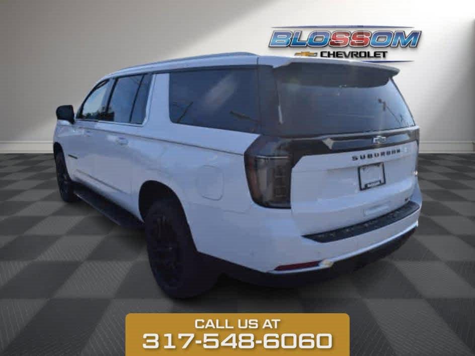 2025 Chevrolet Suburban LT photo