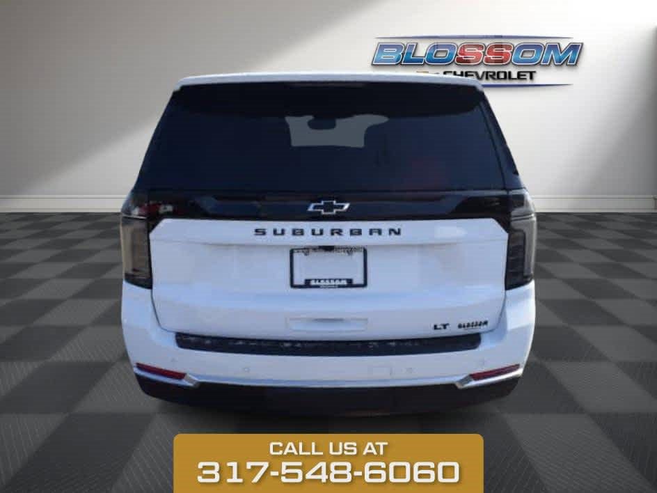 2025 Chevrolet Suburban LT photo