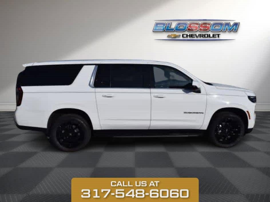 2025 Chevrolet Suburban LT photo