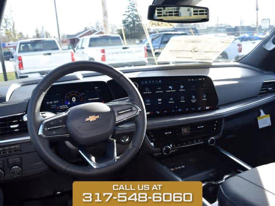 2025 Chevrolet Suburban LT photo