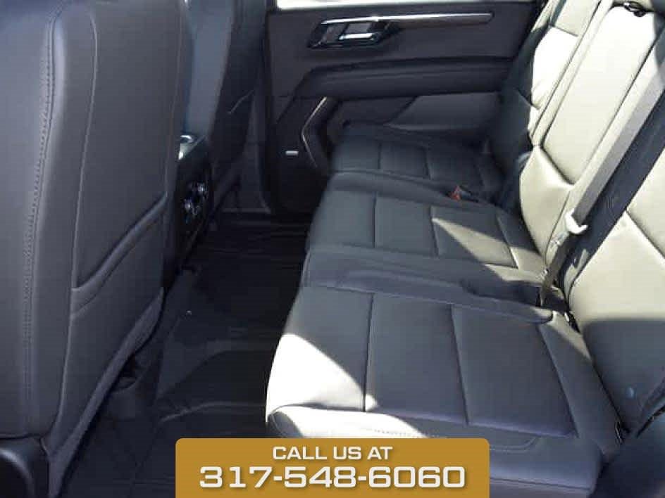 2025 Chevrolet Suburban LT photo