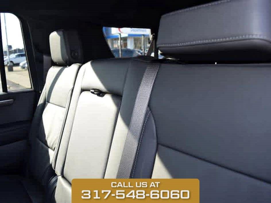 2025 Chevrolet Suburban LT photo