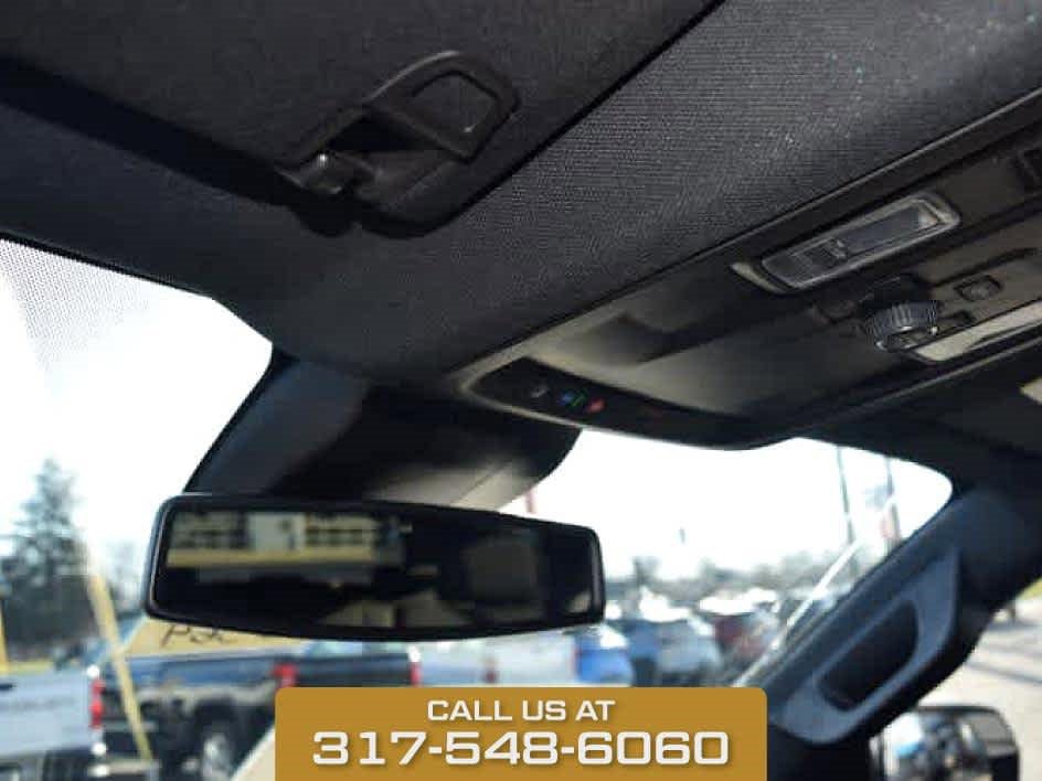 2025 Chevrolet Suburban LT photo