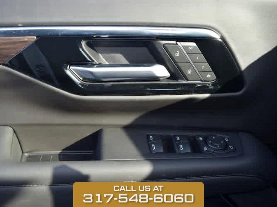 2025 Chevrolet Suburban LT photo