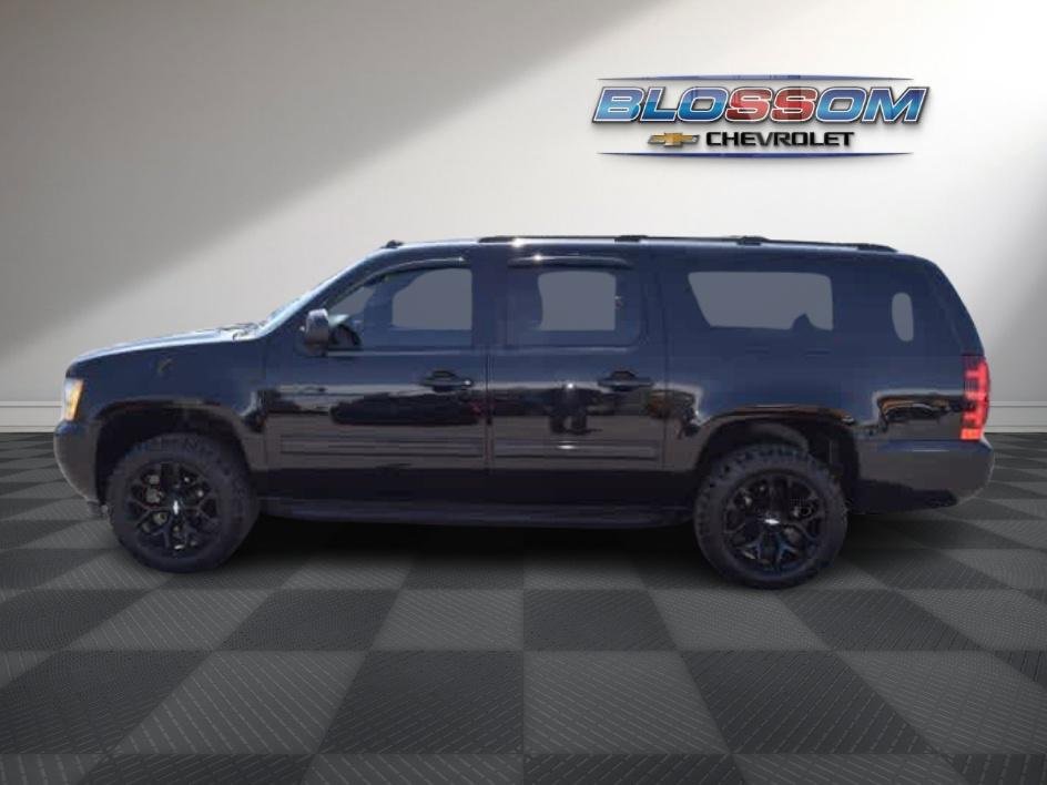 2011 Chevrolet Suburban LT 1500 photo