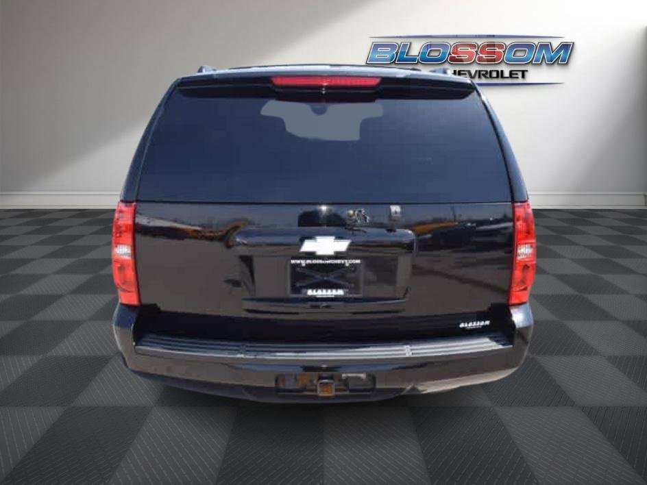 2011 Chevrolet Suburban LT 1500 photo