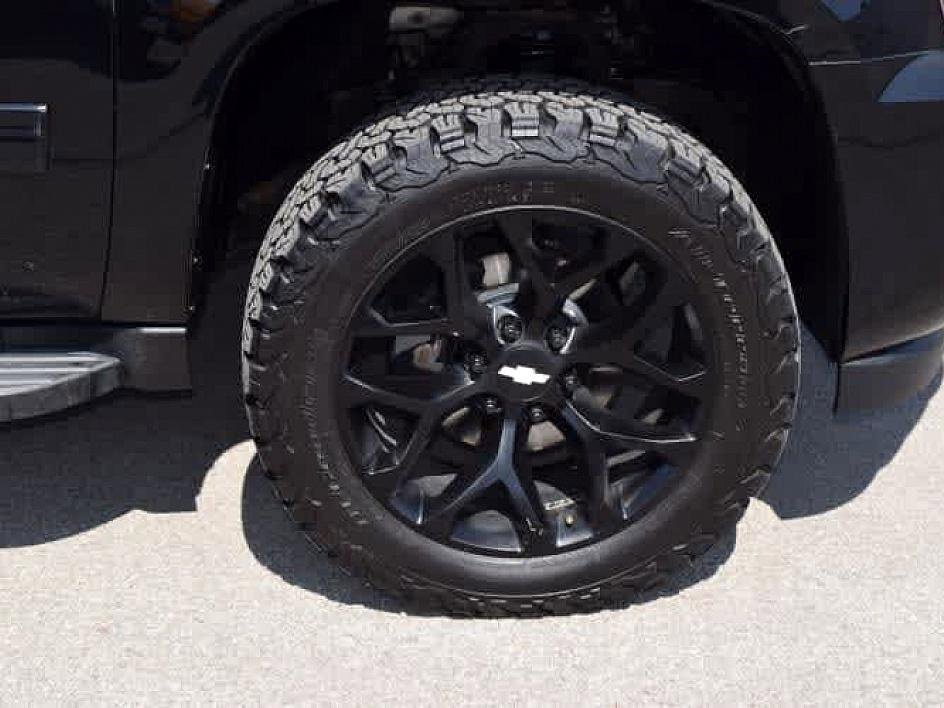 2011 Chevrolet Suburban LT 1500 photo