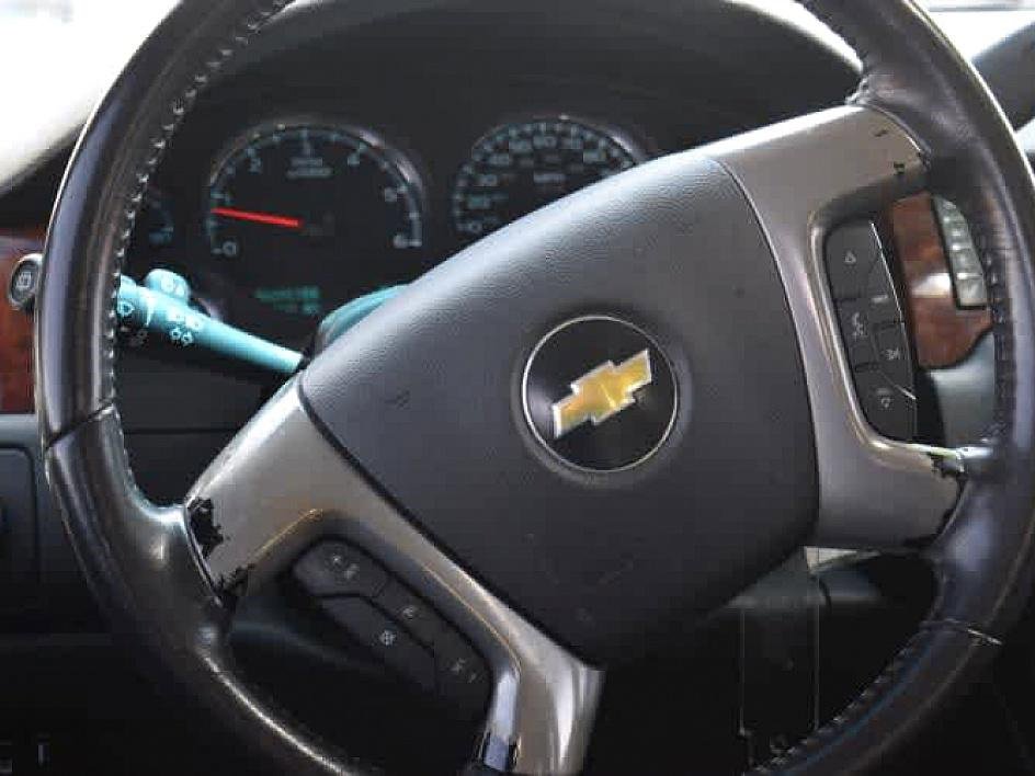 2011 Chevrolet Suburban LT 1500 photo