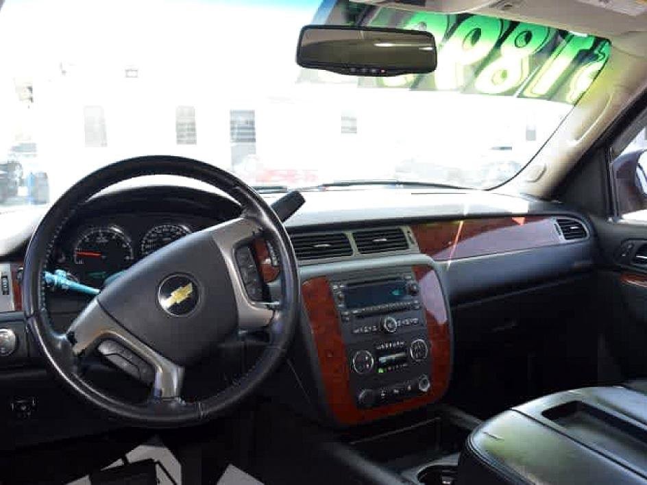 2011 Chevrolet Suburban LT 1500 photo