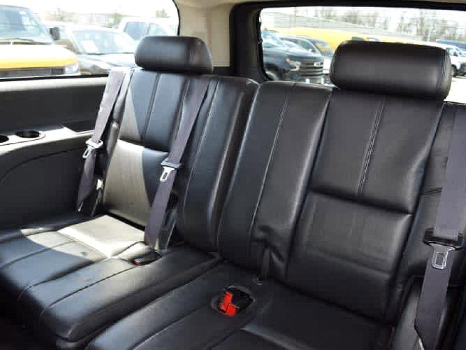 2011 Chevrolet Suburban LT 1500 photo