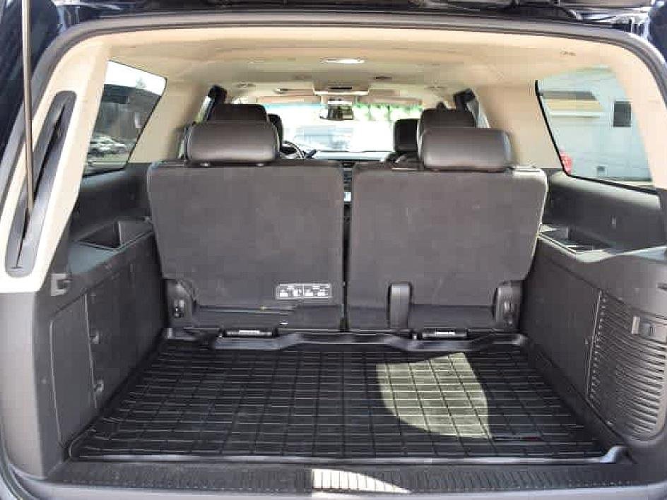 2011 Chevrolet Suburban LT 1500 photo