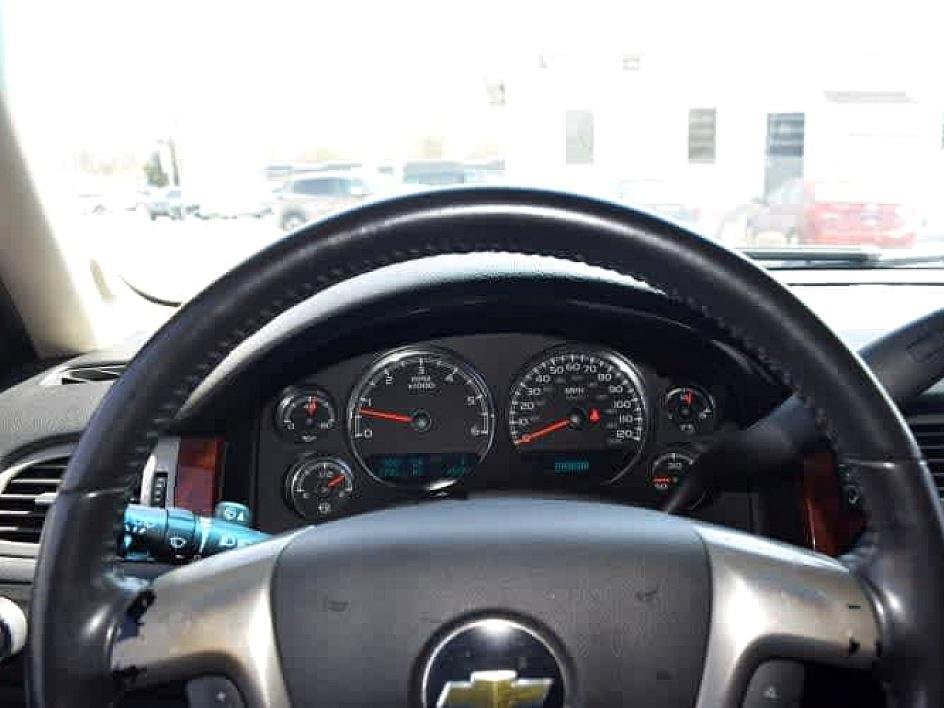 2011 Chevrolet Suburban LT 1500 photo