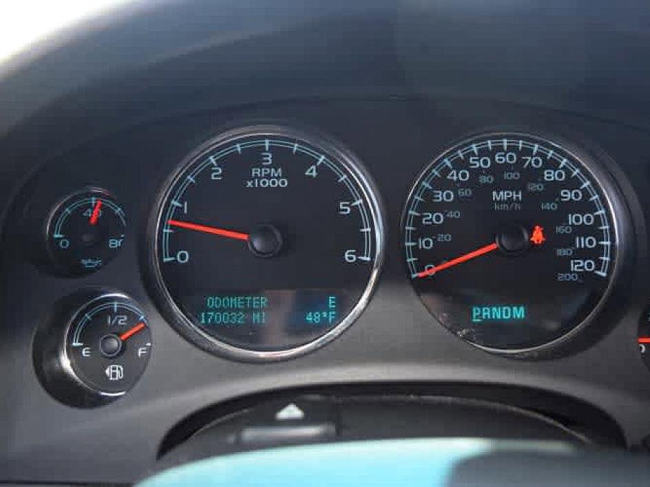 2011 Chevrolet Suburban LT 1500 photo