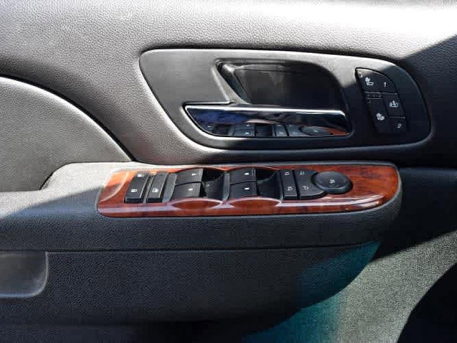 2011 Chevrolet Suburban LT 1500 photo