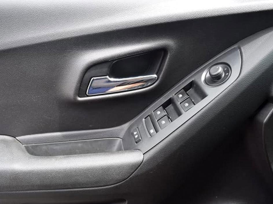 2017 Chevrolet Trax LS photo