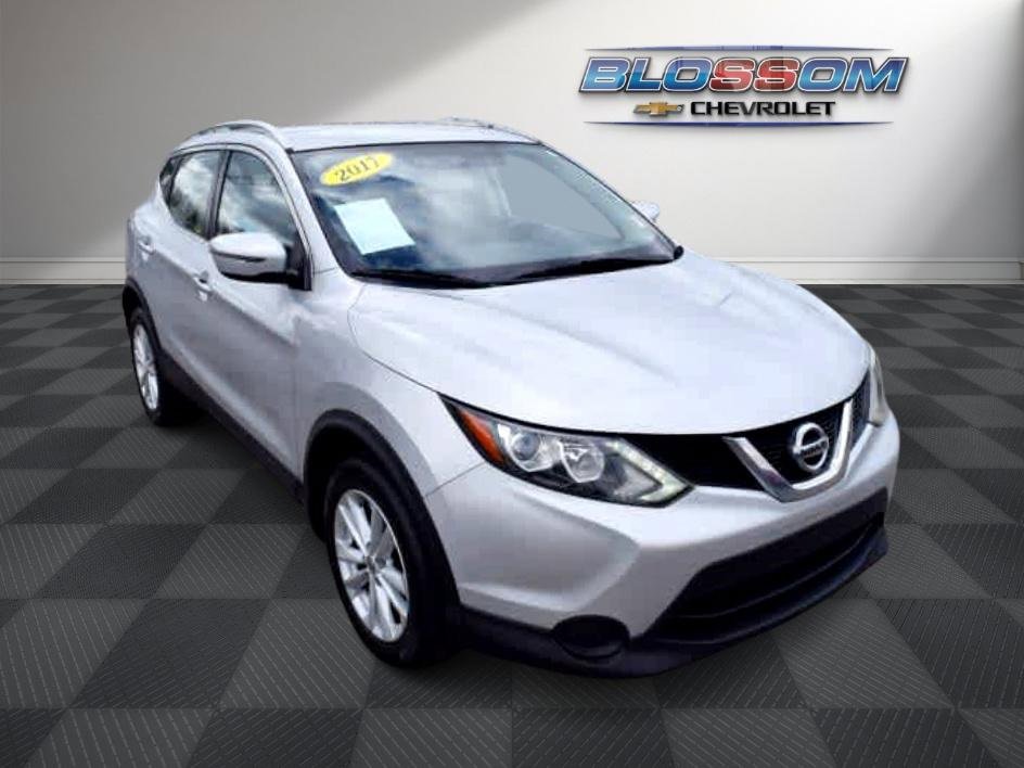 2017 Nissan Rogue Sport SV photo