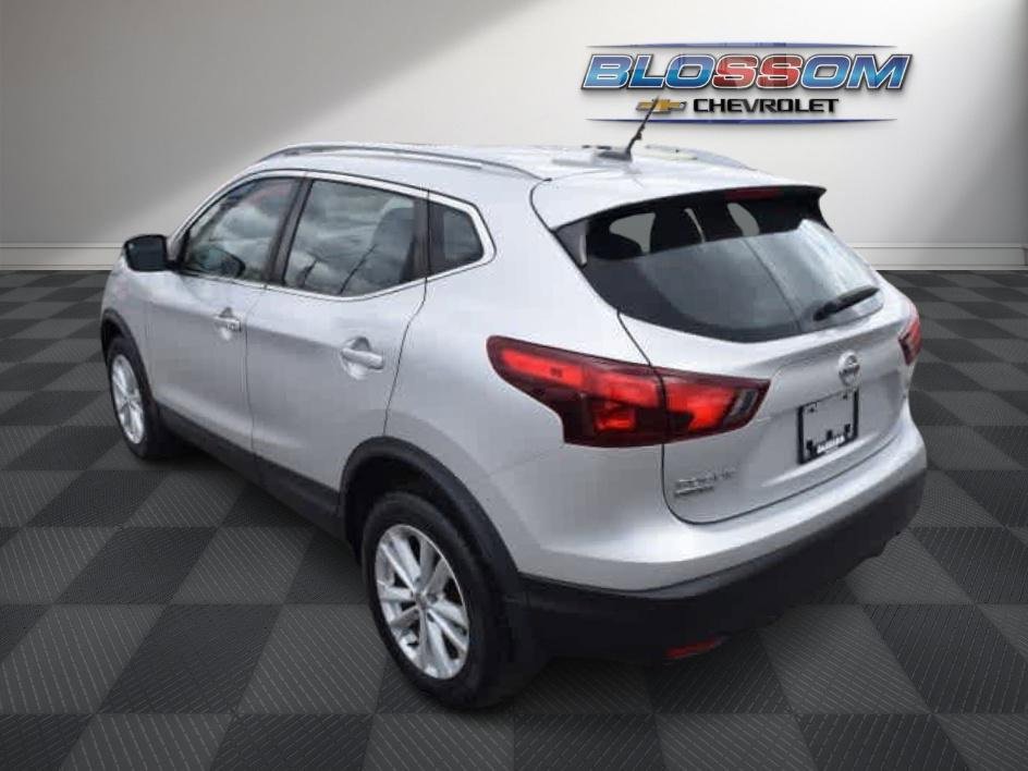 2017 Nissan Rogue Sport SV photo