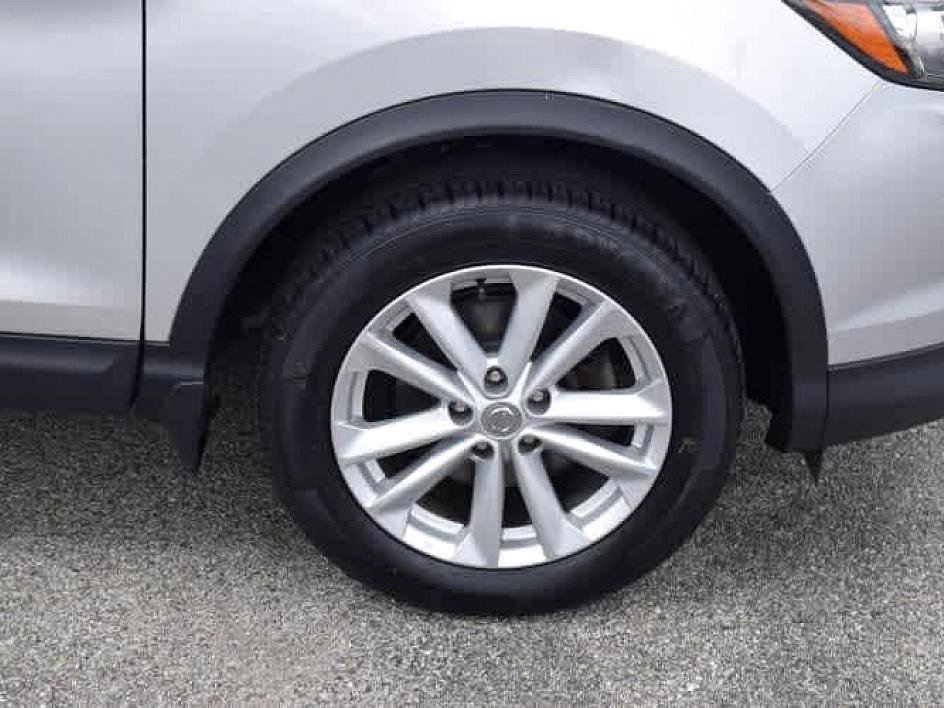 2017 Nissan Rogue Sport SV photo