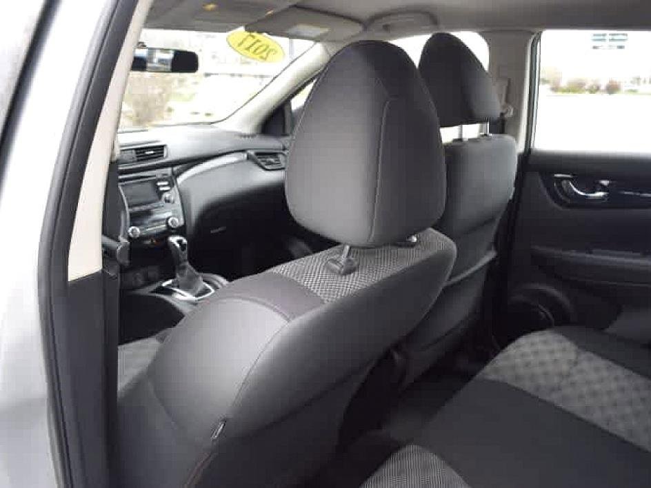 2017 Nissan Rogue Sport SV photo