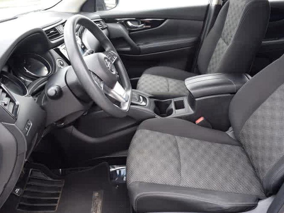 2017 Nissan Rogue Sport SV photo
