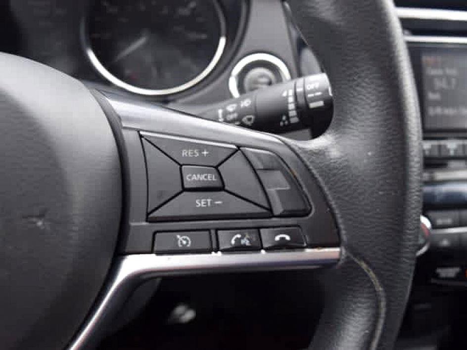 2017 Nissan Rogue Sport SV photo
