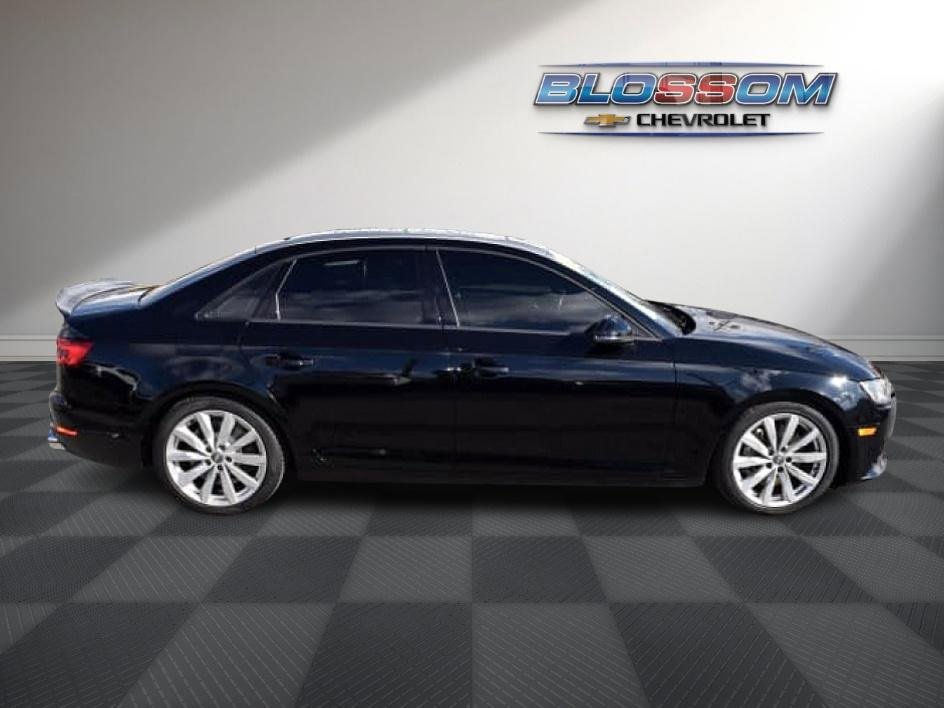 2017 Audi A4 Premium photo