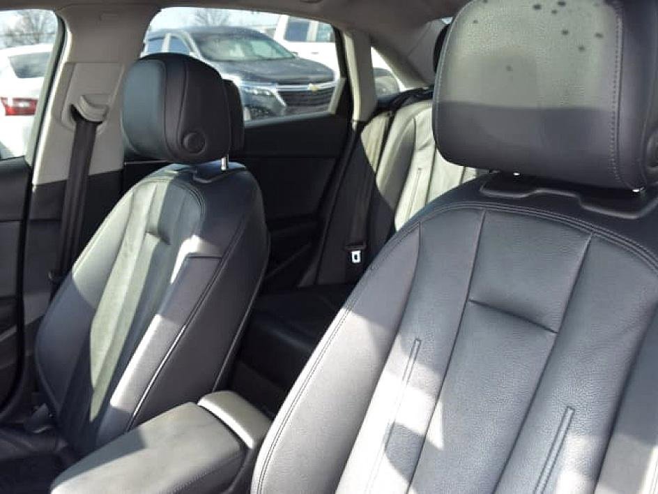 2017 Audi A4 Premium photo