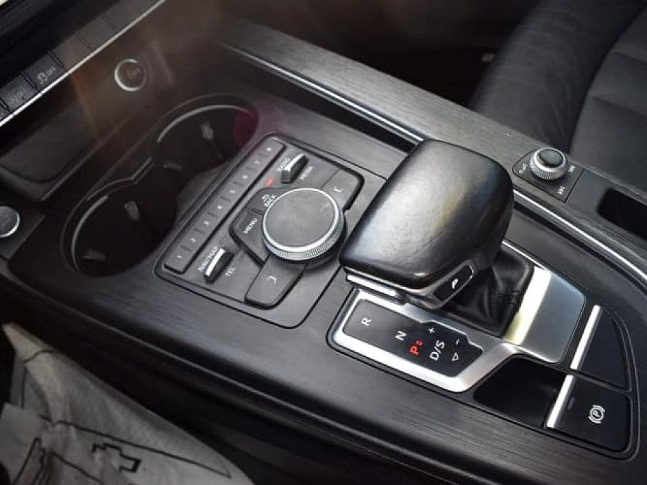 2017 Audi A4 Premium photo