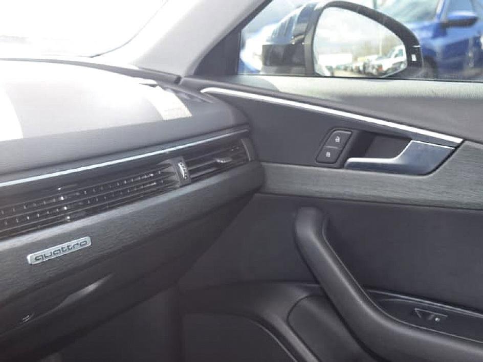 2017 Audi A4 Premium photo