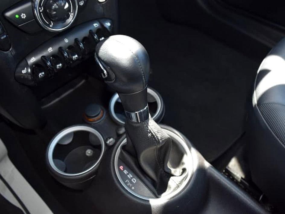 2011 MINI Cooper photo