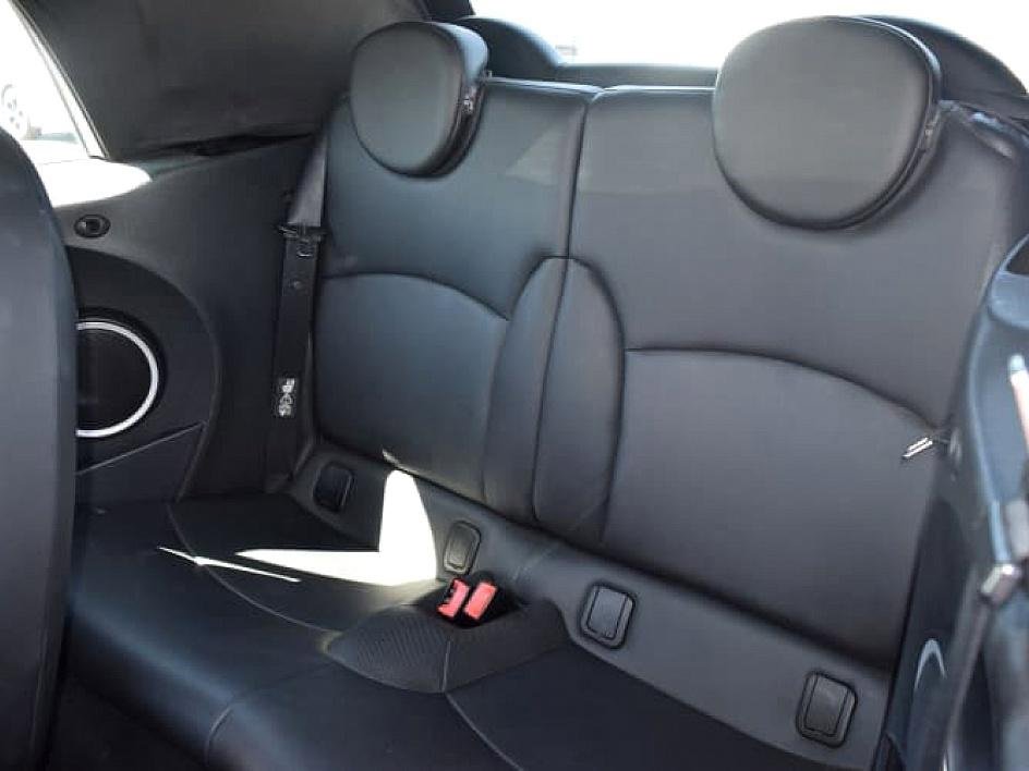 2011 MINI Cooper photo
