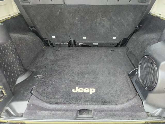 2013 Jeep Wrangler Unlimited Rubicon 29