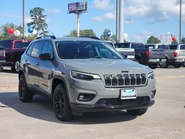 2023 Jeep Cherokee Altitude Lux 3