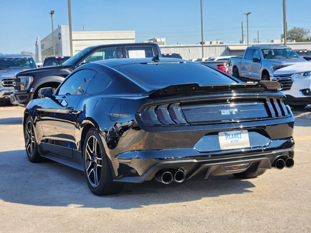 2022 Ford Mustang  4