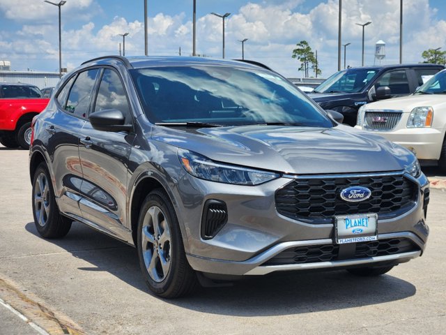 2024 Ford Escape ST-Line 2