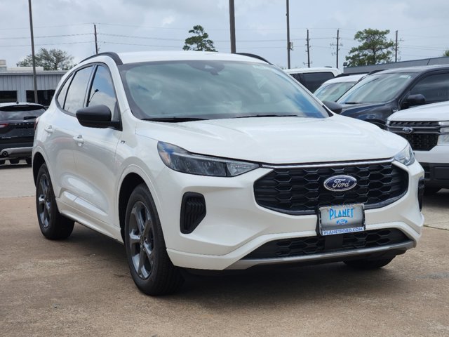 2024 Ford Escape ST-Line 2