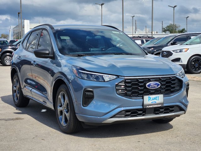 2024 Ford Escape ST-Line 2