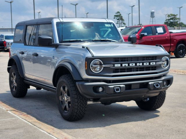 2024 Ford Bronco Black Diamond 2