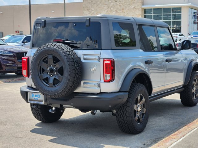 2024 Ford Bronco Black Diamond 3