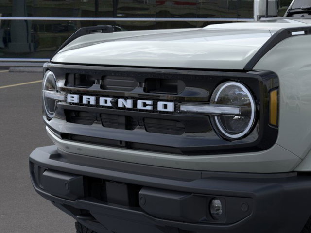 2024 Ford Bronco Outer Banks 19